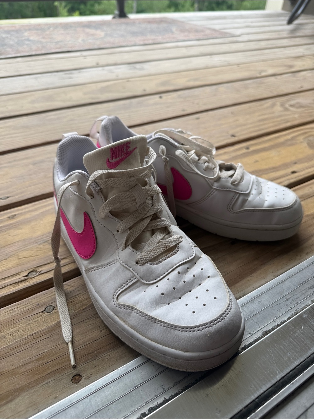 Nike White Sneakers with Hot Pink Swoosh- 7Y